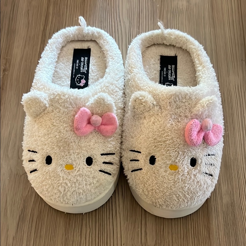Hello Kitty Plush Slippers with Pink Accents